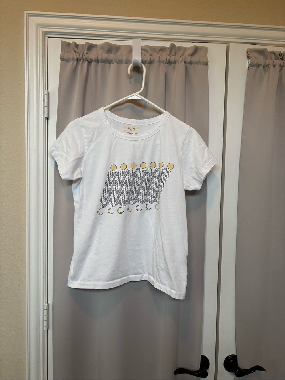 Girls White Short-Sleeve Graphic Tee with Yellow Moon Motif - organic cotton
